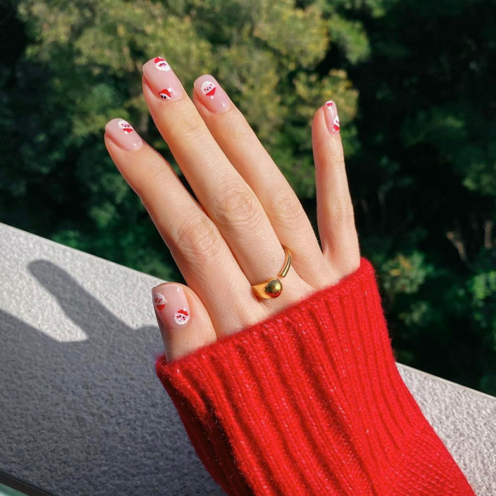 'Tis the Season for Holiday Nails!