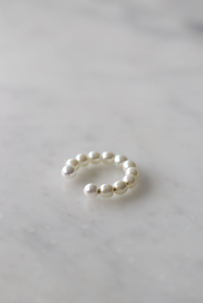 Tiny Pearls Ear Cuff