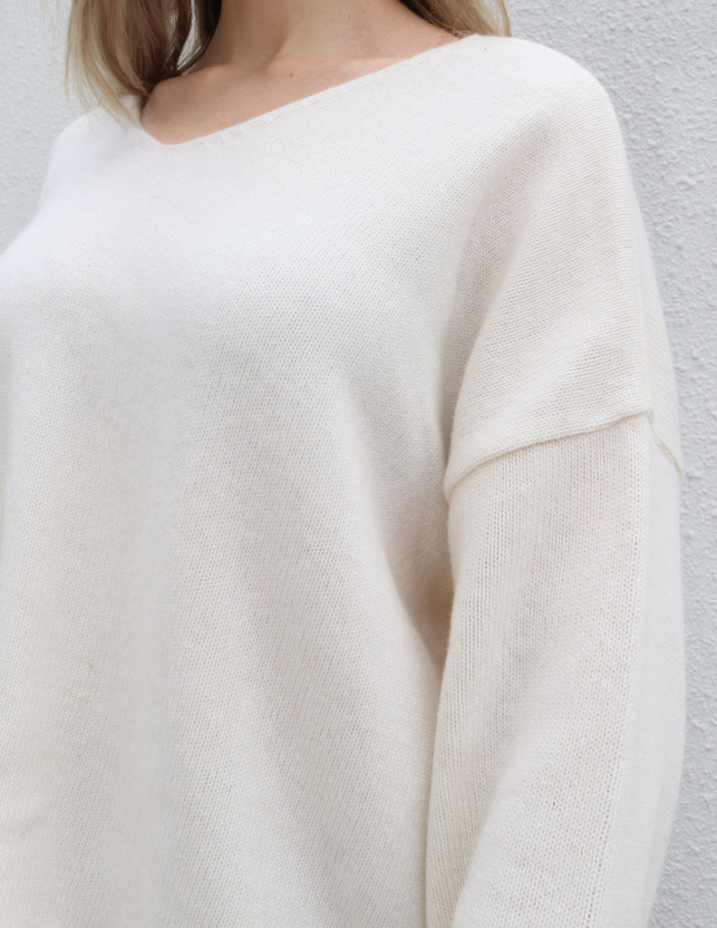 White V-neck Wool Cashmere Blend Sweater