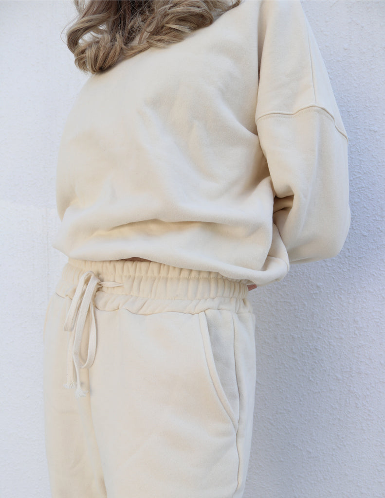 Loose-fit White Pullover Sweater